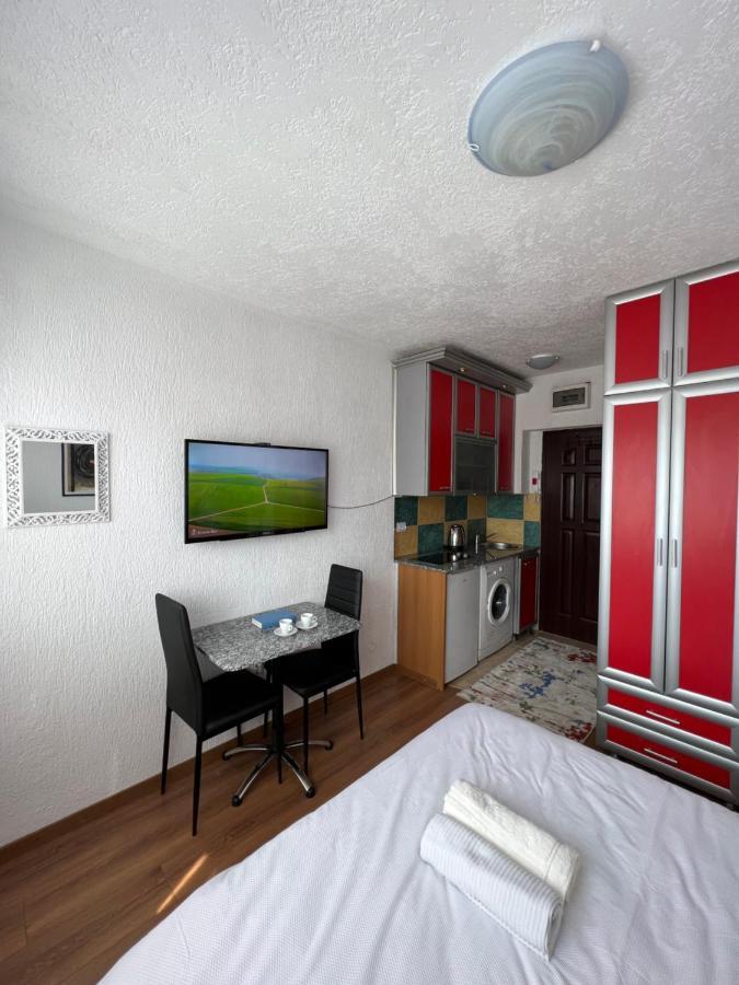 Zogu Apartments - Downtown Pristina Eksteriør bilde